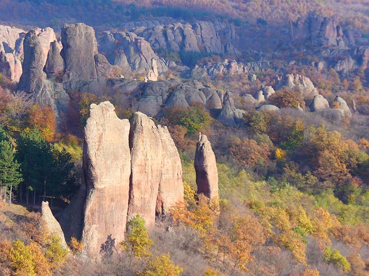 Klettern an der Mönchsgruppe aus dem Kletterführer Paules Kletterbibel Belogradtschik